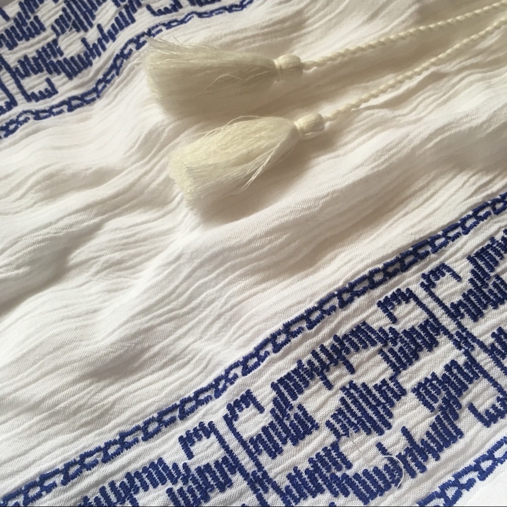 NWOT Old Navy Embroidered Tunic